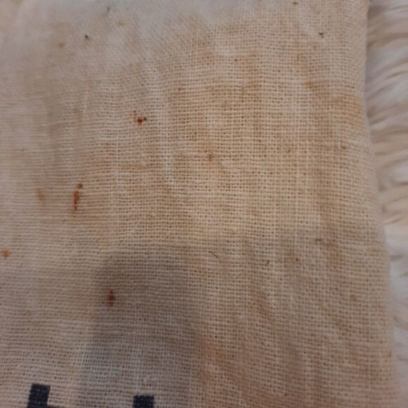 Vintage Towel Holder Heart Shaped Tin with Hand Towel - Picture 5 of 8